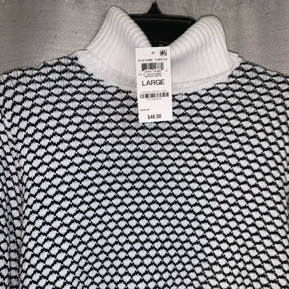 New with tags Turtle neck sweater - Picture 3 of 3